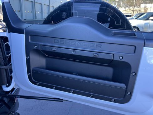 Certified 2023 Land Rover Defender 110 V8 image 38