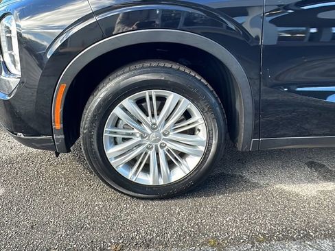 Used 2022 Mitsubishi Outlander ES image 9