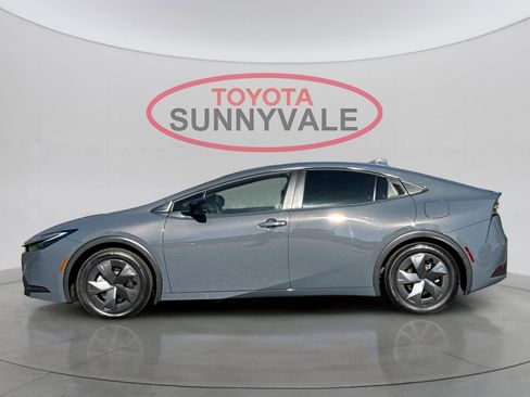 Certified 2025 Toyota Prius Plug-In Hybrid image 7