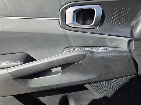 New 2026 Kia Sorento S FWD image 18