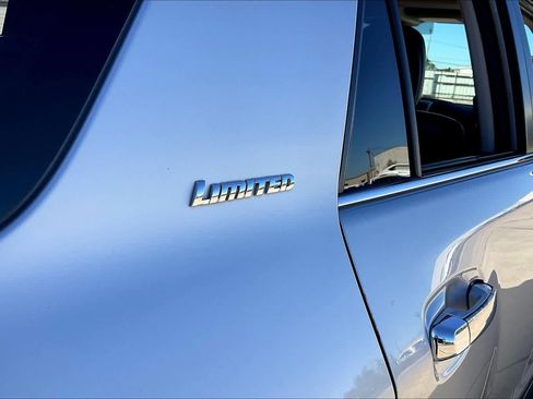 Used 2016 Toyota 4Runner Limited image 9