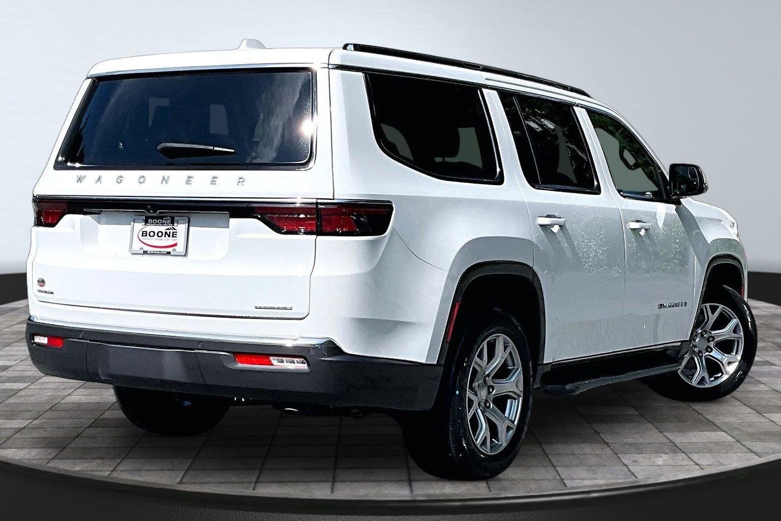Certified 2022 Jeep Wagoneer Series II AWD/4WD image 13