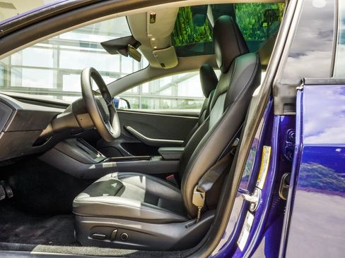 Used 2025 Tesla Model 3 Long Range RWD image 30