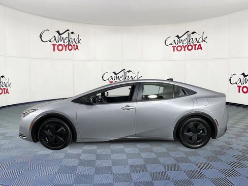 Used 2026 Toyota Prius Plug-In Hybrid FWD image 5
