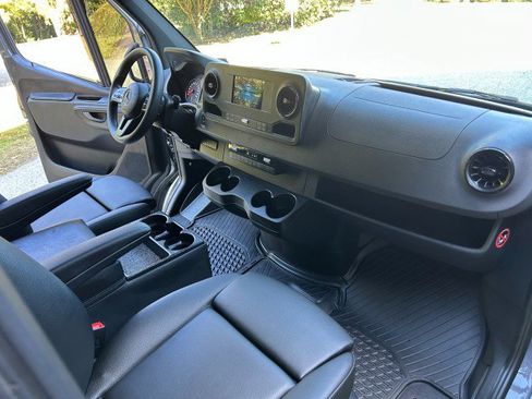 Used 2023 Mercedes-Benz Sprinter 3500 image 49