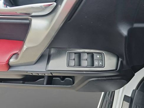 Used 2022 Lexus GX 460 Premium w/ Accessory Package AWD/4WD image 25