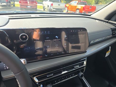 New 2026 Chevrolet Traverse LT image 32