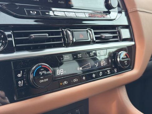 New 2025 Nissan Pathfinder Platinum w/ Cargo Package image 27