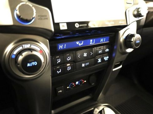 Used 2022 Toyota 4Runner Limited image 19