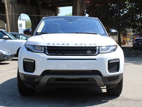 Used 2017 Land Rover Range Rover Evoque SE AWD/4WD image 2