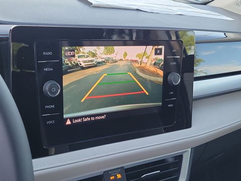 New 2026 Volkswagen Taos SE FWD image 29