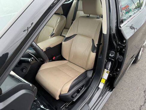 Used 2020 Lexus ES 300h w/ Accessory Package 2 FWD image 11