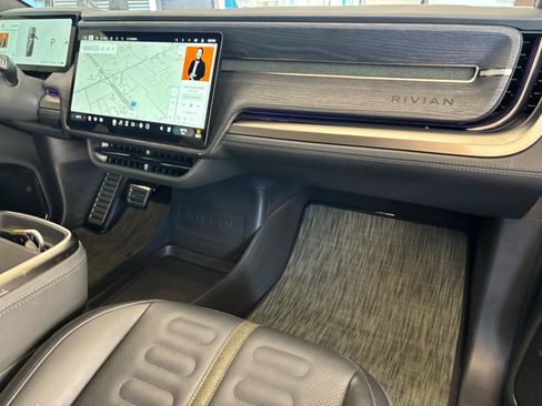 Used 2024 Rivian R1S Adventure AWD/4WD image 17