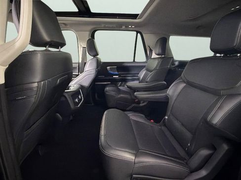 Used 2025 Ford Expedition Max Platinum AWD/4WD image 29