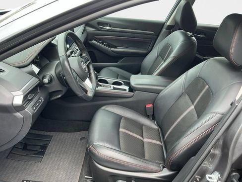 Used 2023 Nissan Altima 2.5 SR FWD image 11