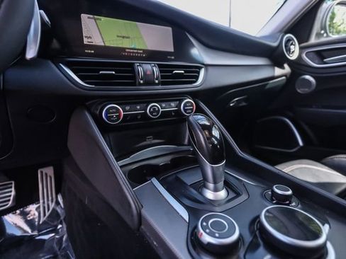 Used 2019 Alfa Romeo Giulia Ti Sport w/ Quick Order Package 22S Sport AWD/4WD image 40
