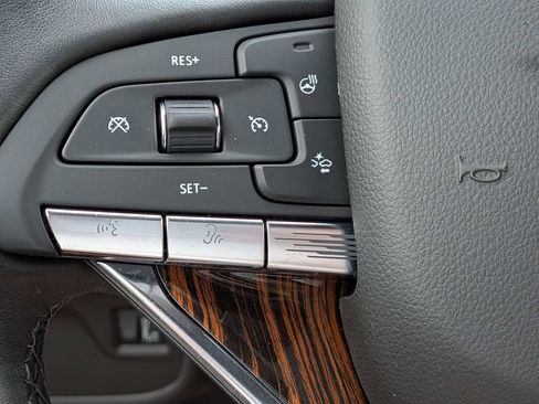 Certified 2021 Cadillac Escalade Premium Luxury w/ LPO, Illumination Package AWD/4WD image 29