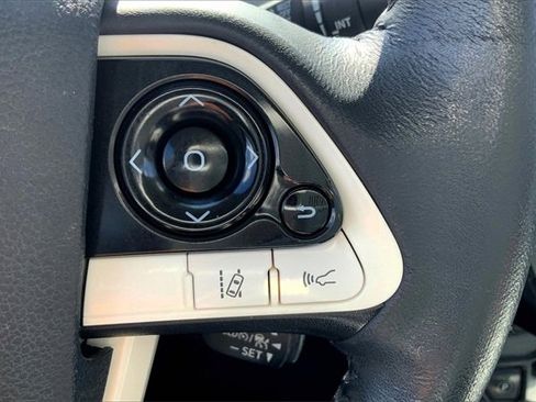 Used 2017 Toyota Prius Prime Premium image 20