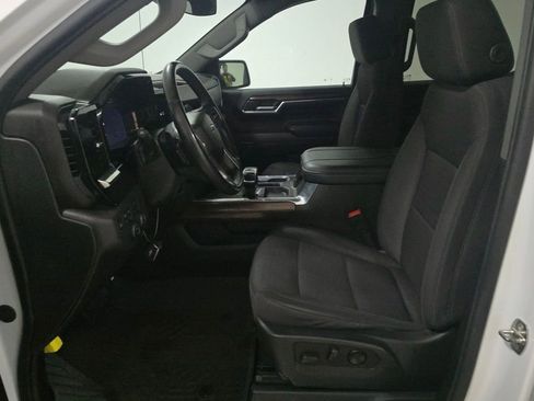 Used 2024 Chevrolet Silverado 1500 LT Trail Boss w/ Protection Package image 8