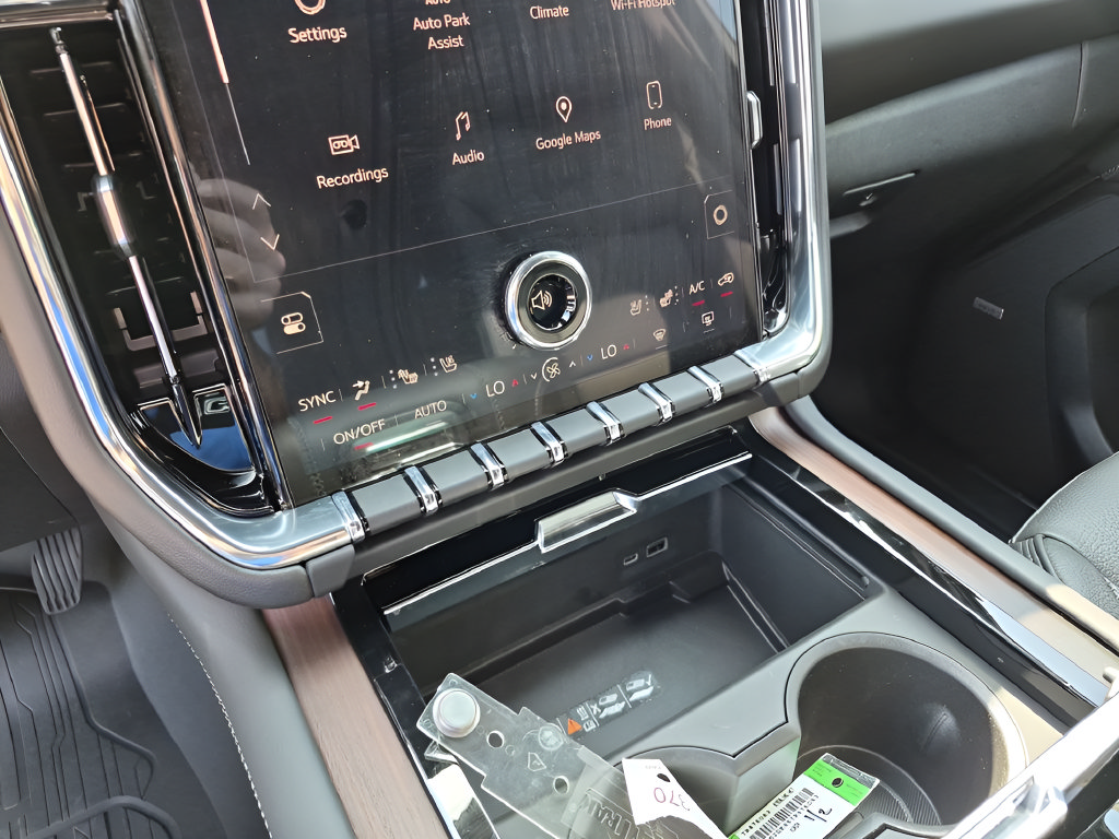 New 2026 GMC Yukon Denali w/ Denali Reserve Package AWD/4WD image 25