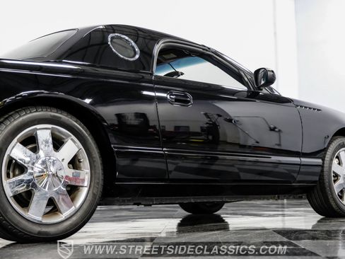 Used 2002 Ford Thunderbird image 31
