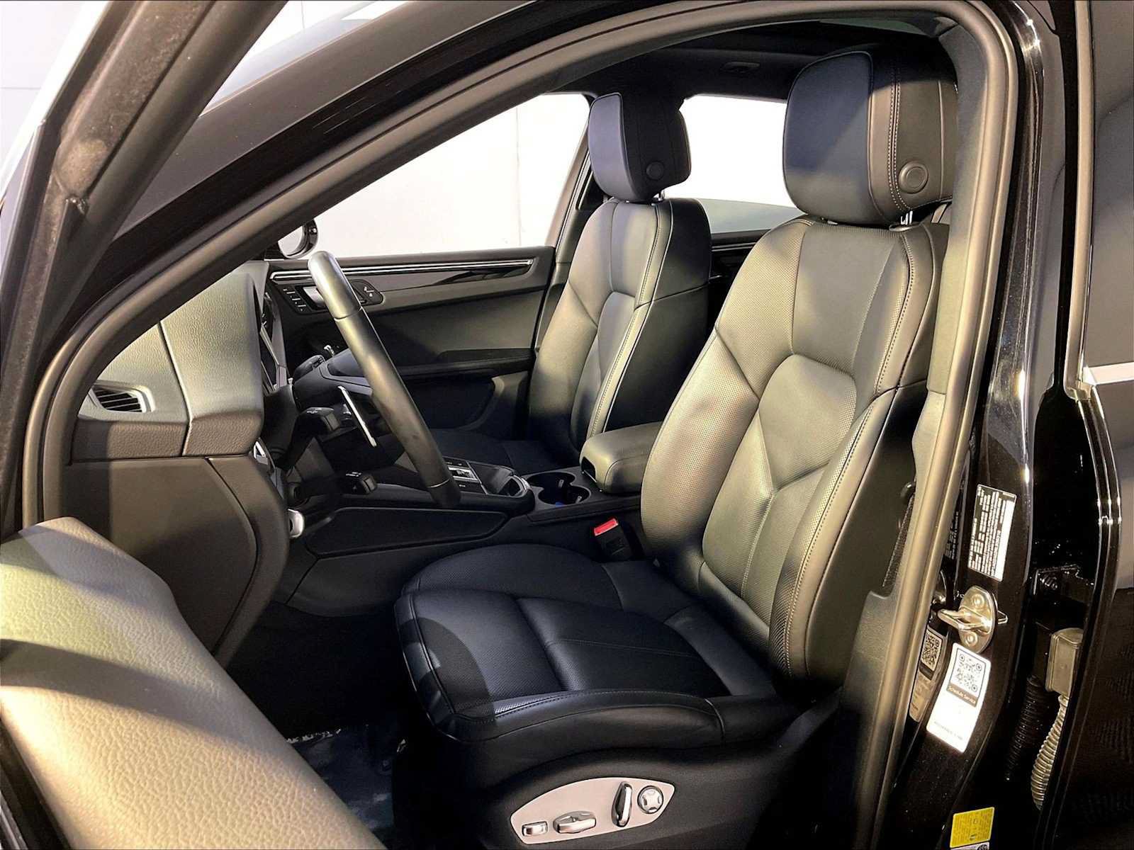 Certified 2024 Porsche Macan S AWD/4WD image 5