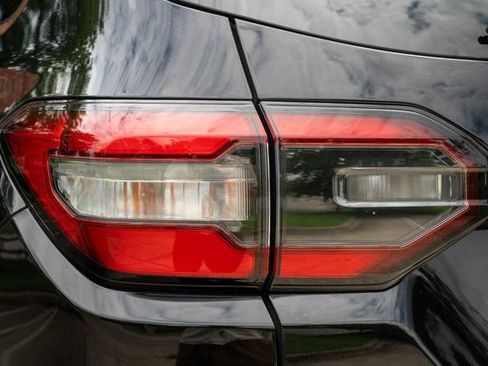 Used 2024 Honda Pilot Touring image 16