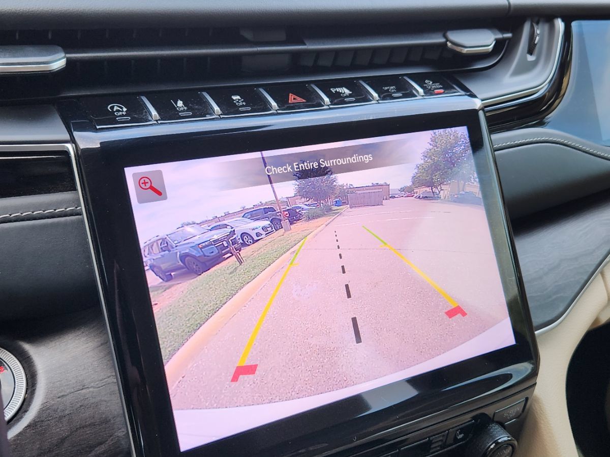 Used 2022 Jeep Grand Cherokee Limited RWD image 38