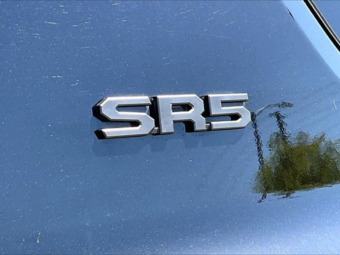 Used 2025 Toyota 4Runner SR5 AWD/4WD image 9