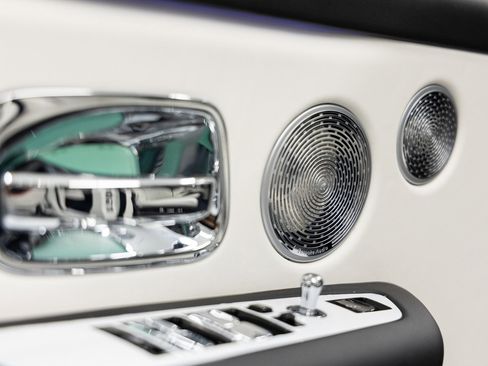 New 2026 Rolls-Royce Cullinan Black Badge image 37