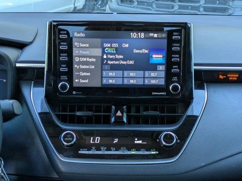 Used 2021 Toyota Corolla LE FWD image 4