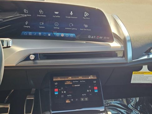 New 2027 Cadillac Vistiq Platinum AWD/4WD image 31