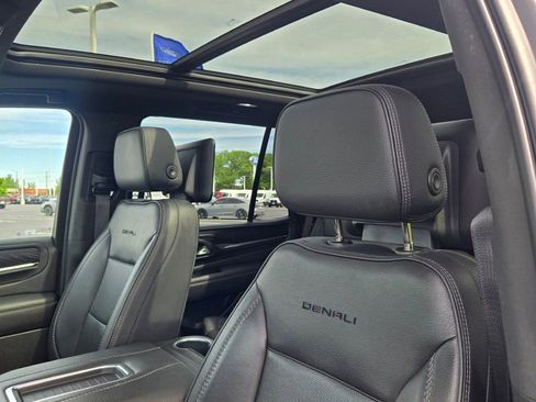 Used 2021 GMC Yukon Denali w/ Denali Premium Package AWD/4WD image 29