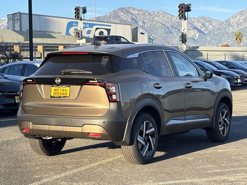 New 2026 Nissan Kicks SV image 2