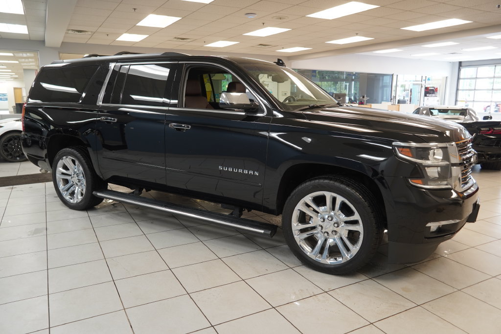 Used 2020 Chevrolet Suburban Premier w/ Premier Plus Edition AWD/4WD image 17