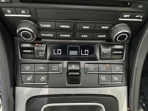 Used 2018 Porsche 911 Turbo AWD/4WD image 19