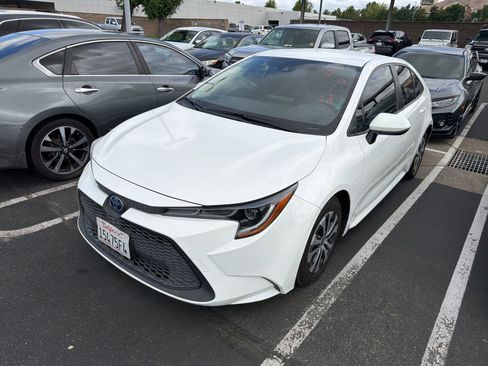 Certified 2022 Toyota Corolla LE FWD image 3