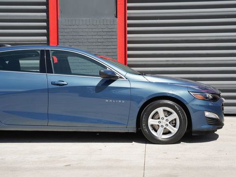 Used 2024 Chevrolet Malibu LS FWD image 3