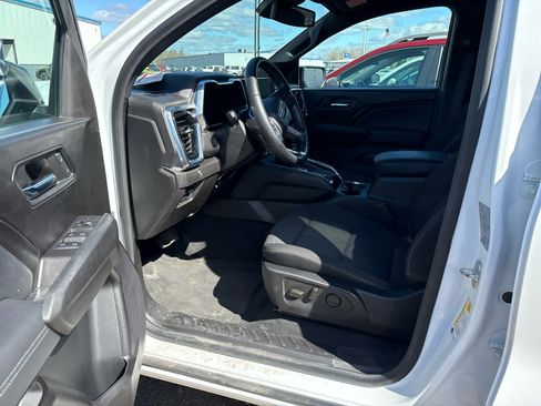 Used 2024 GMC Canyon Elevation w/ Convenience Package AWD/4WD image 10