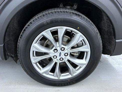 Used 2022 Ford Explorer XLT w/ Equipment Group 202A image 24