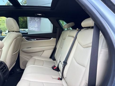 Used 2017 Cadillac XT5 Premium Luxury FWD image 27