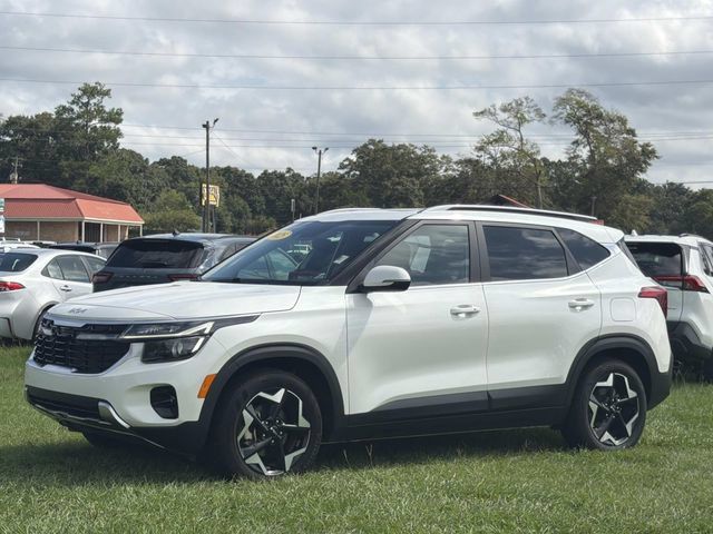 Used 2025 Kia Seltos EX FWD image 14