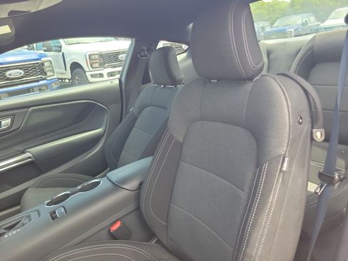 Used 2025 Ford Mustang Coupe RWD image 12