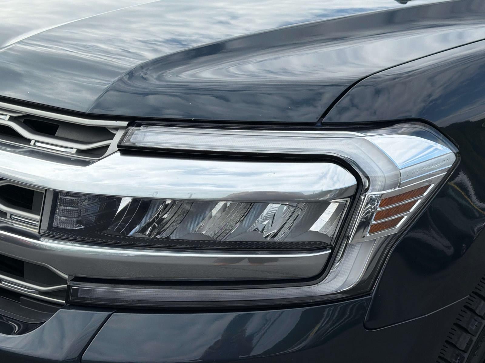 Used 2023 Ford Expedition Max Platinum AWD/4WD image 9