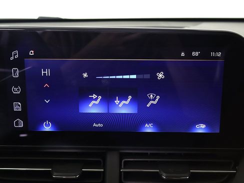 Used 2024 Chevrolet Trax RS image 43