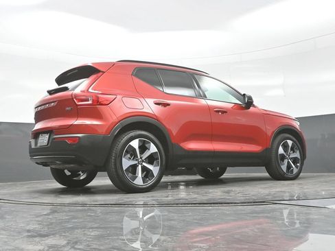 Used 2024 Volvo XC40 B5 Plus w/ Climate Package AWD/4WD image 30
