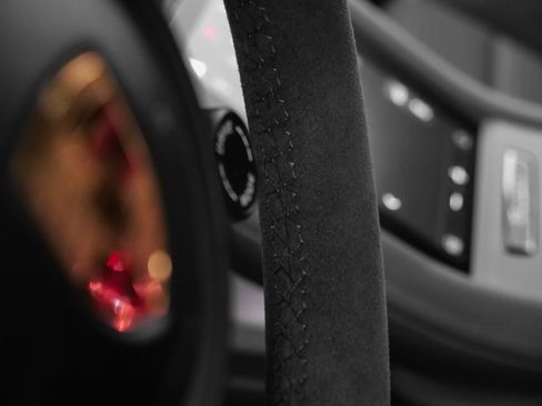 New 2025 Porsche Taycan image 34