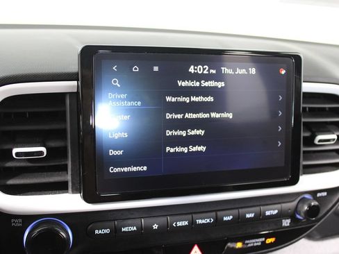 Used 2023 Hyundai Venue Limited FWD image 22