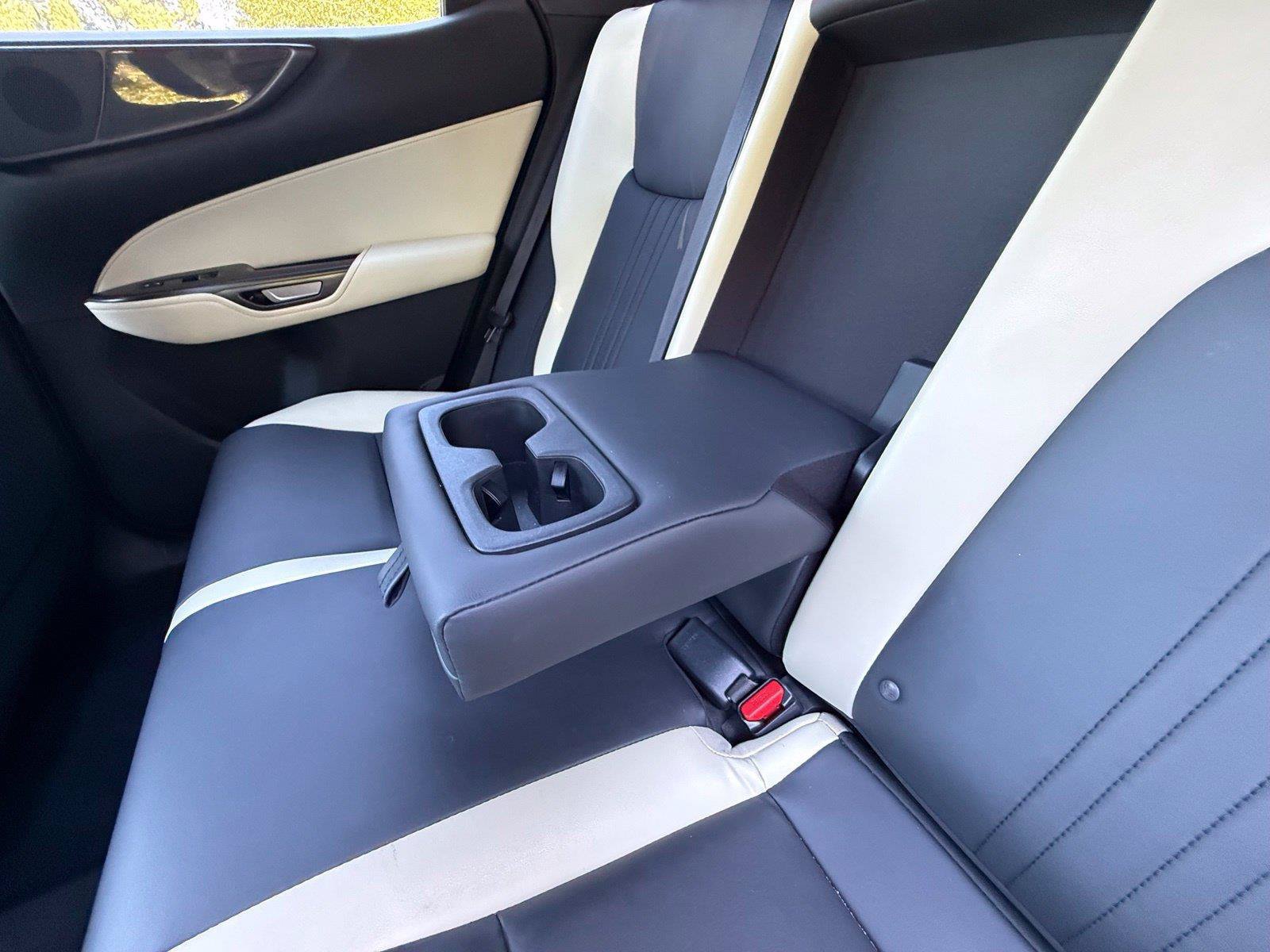 Used 2024 Lexus NX 250 FWD w/ Towing Package (2000 Lbs) image 31