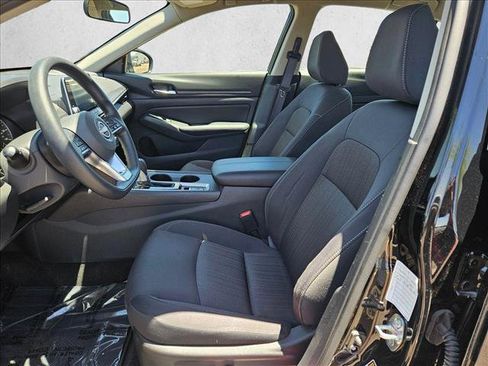 Used 2025 Nissan Altima 2.5 SV AWD/4WD image 21